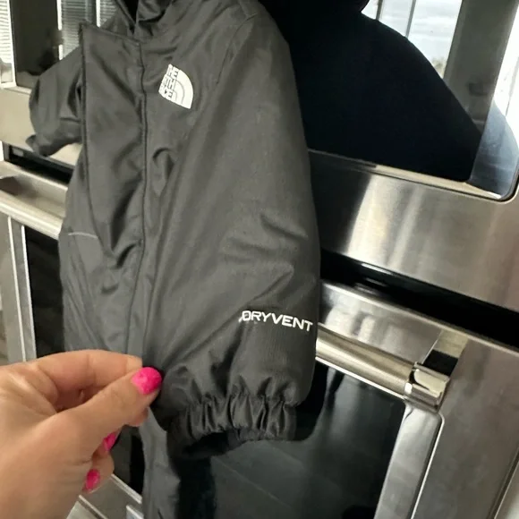 The north face snowsuit - Picture 5 of 7